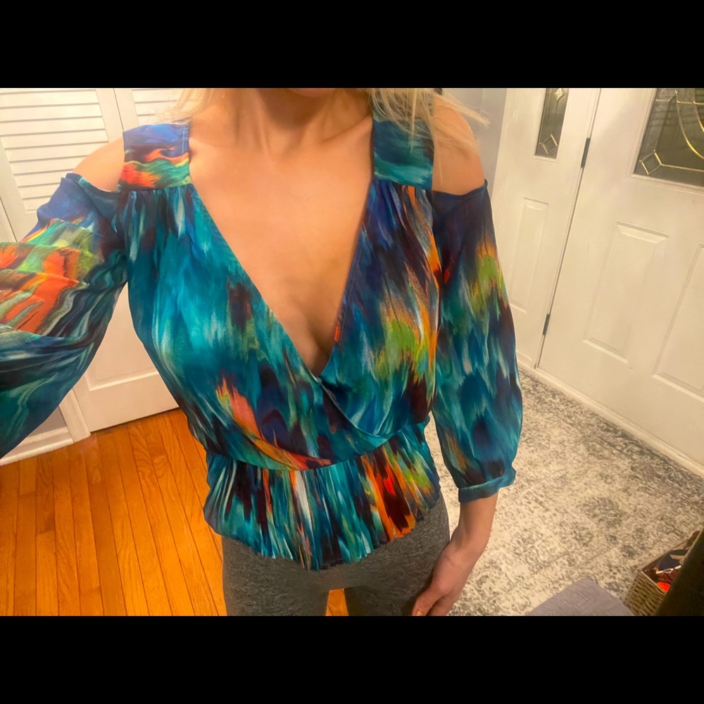Bebe multicolor cold shoulder Peplum top